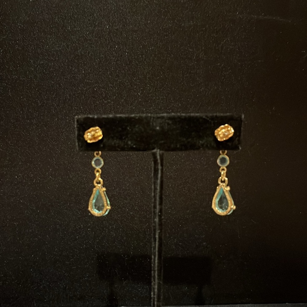 Earrings - Picture 4 of 7